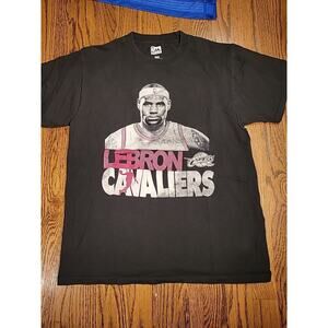 Lebron James Cleveland Cavaliers Shirt Mens Size Medium Basketball Tshirt Top